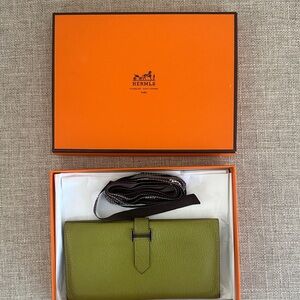 Hermes Green wallet
